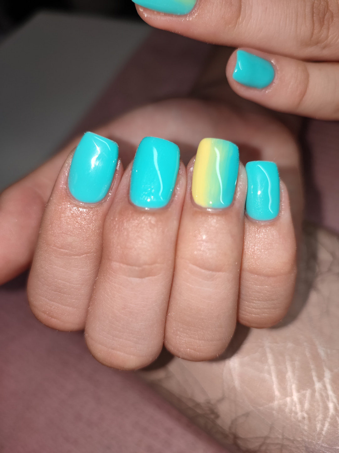 Manga Beauty #beograd Korekcija noktiju Korekcija noktiju + gel lak