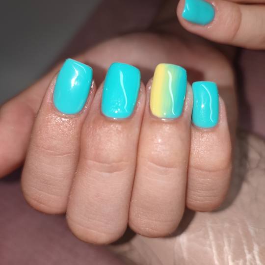 Manga Beauty #beograd Korekcija noktiju Korekcija noktiju + gel lak