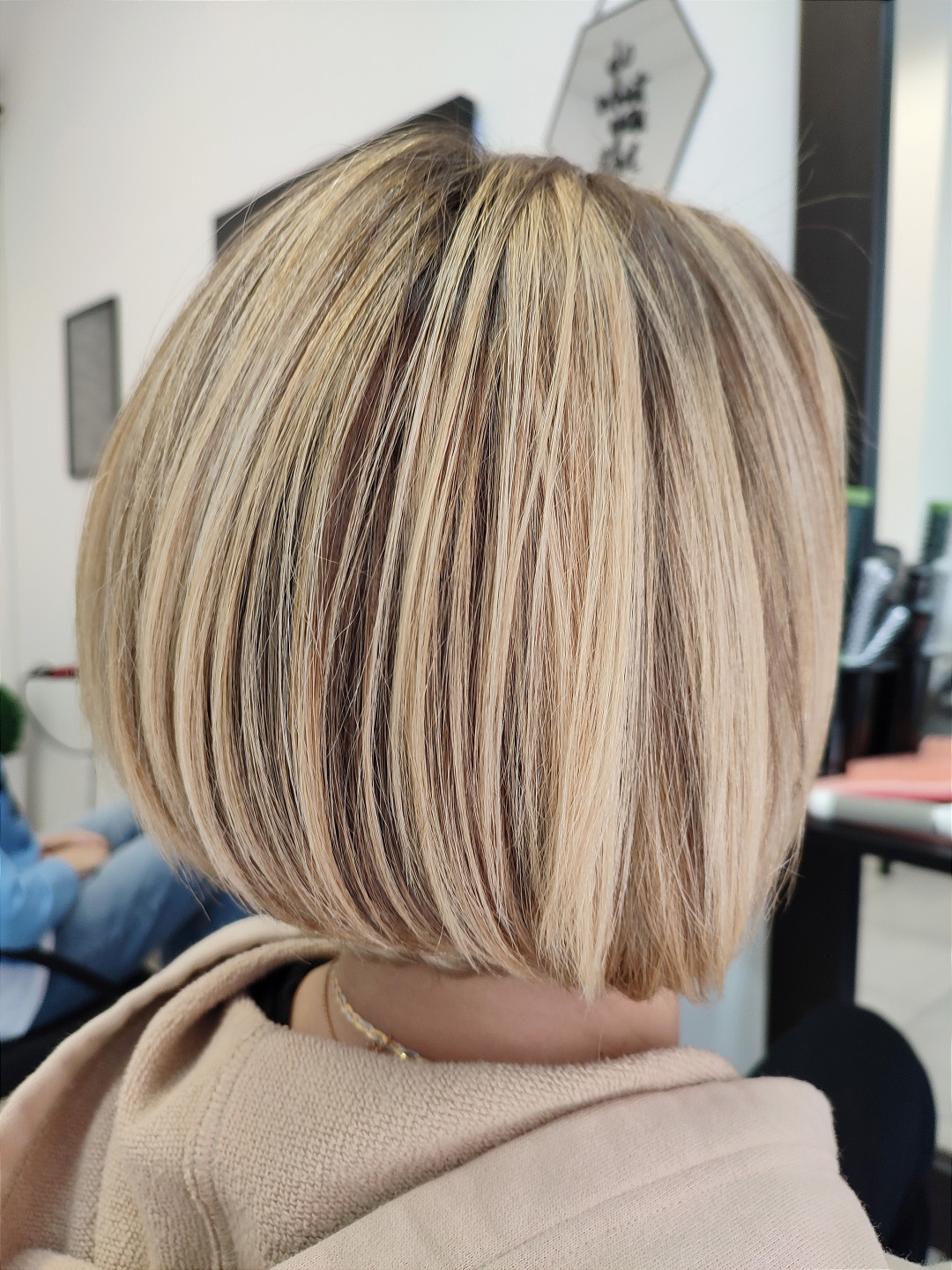 Infinity Hair #novisad Feniranje i stilizovanje Feniranje na ravno - kosa srednje dužine (do ramena)