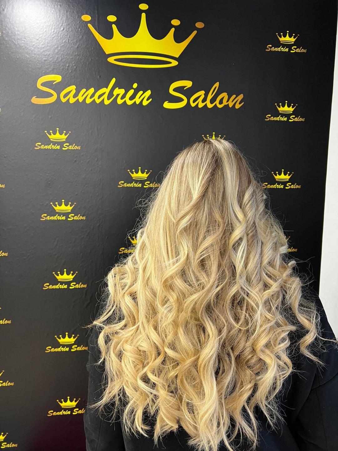 Sandrin Salon #beograd Feniranje i stilizovanje Feniranje + presa - duga kosa