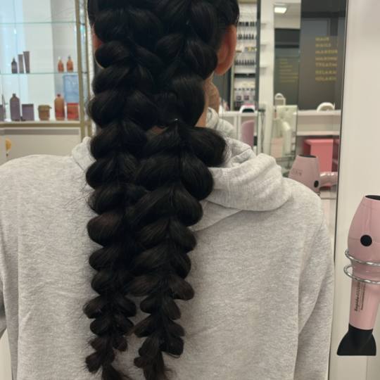 Grkinja Beauty Studio #krusevac Pletenice, kike, punđe Kikica - ekstra duga kosa