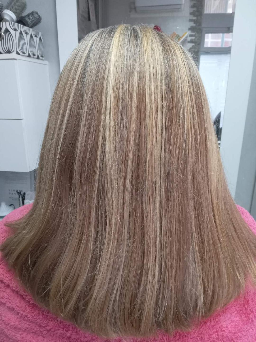 Astradas 2 #beograd Pramenovi Pramenovi na foliju u 2 boje - kosa srednje dužine