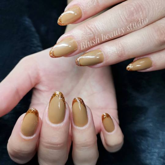 Blush Beauty Studio #beograd Ojačavanje noktiju Ojačavanje prirodnih noktiju gelom - S dužina