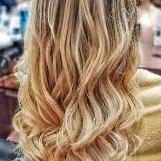 Xtreme #beograd Ombre, sombre, balayage Pramenovi i feniranje na talase. Ombre / balayage + feniranj