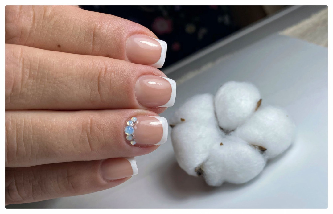 Monami beauty #beograd Ojačavanje noktiju Korekcija ojačavanja noktiju S - dužina