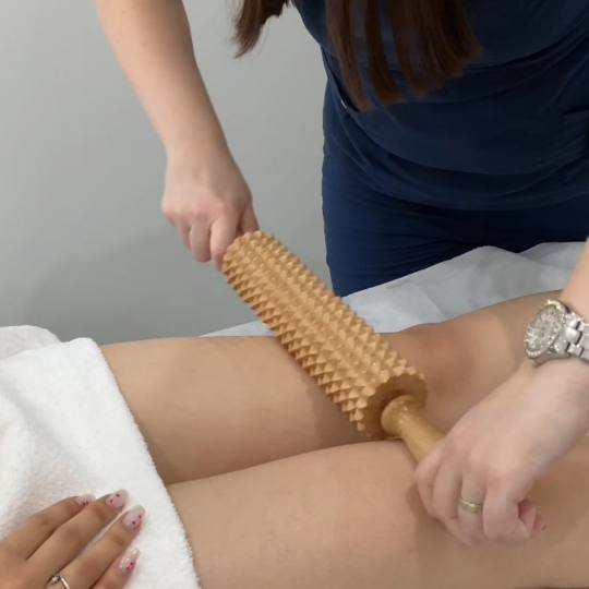 Beauty Palace by M #beograd Anticelulit masaža Maderoterapija 45 min(noge+stomak) - paket od 10 tre