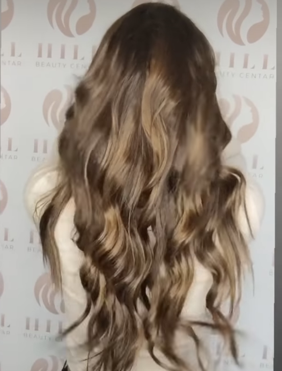 Hill Beauty Centar #beograd Feniranje i stilizovanje Lokne / talasi na presu / figaro - extra duga kosa