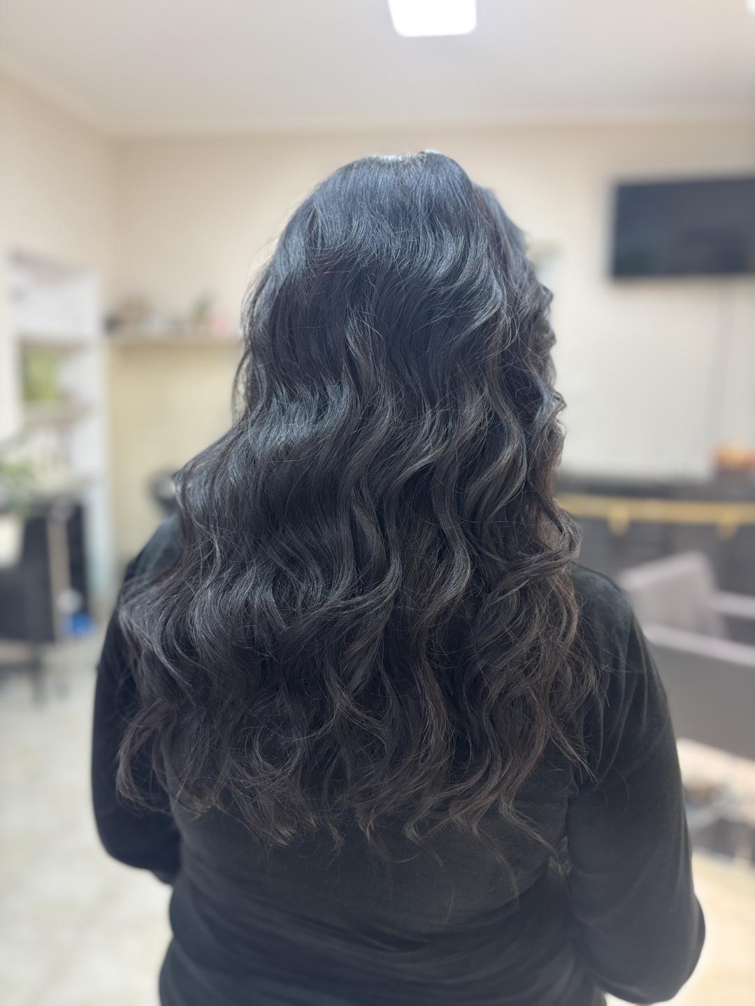 Feniranje na talase - kosa srednje dužine - Atelier Kat, Beograd Feniranje i stilizovanje Frizerski saloni Feniranje i stilizovanje, Beograd, Mirijevo