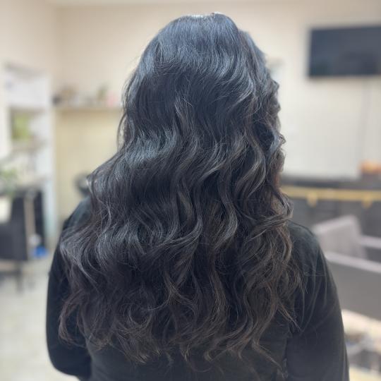 Atelier Kat #beograd Feniranje i stilizovanje Feniranje na talase - kosa srednje dužine