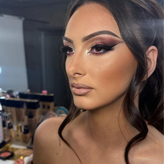 Beauty by Ivona Plus #nis Make-up / šminkanje Profesionalna večernja / dnevna šminka - sa trepavi