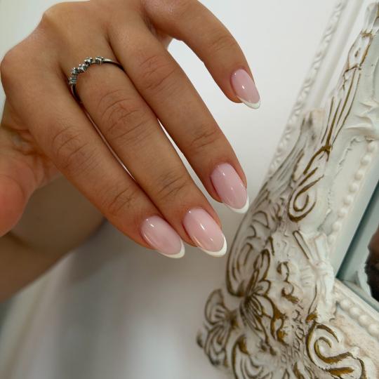 D&D Beauty Center #beograd Izlivanje noktiju Korekcija izlivanja noktiju gelom - M dužina