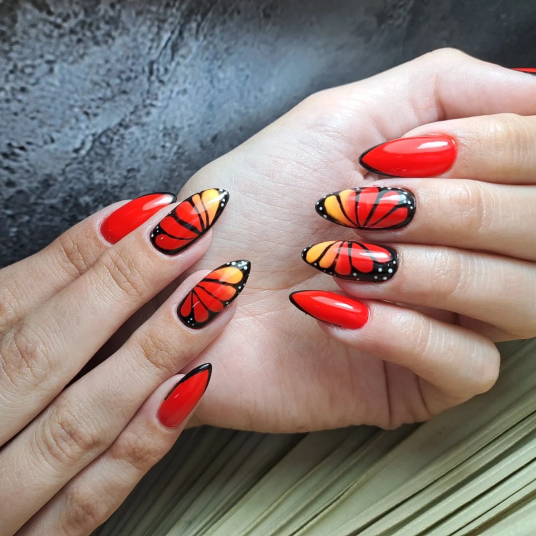 Beauty Studio by Milica Pavlović #beograd Korekcija noktiju Korekcija noktiju gelom