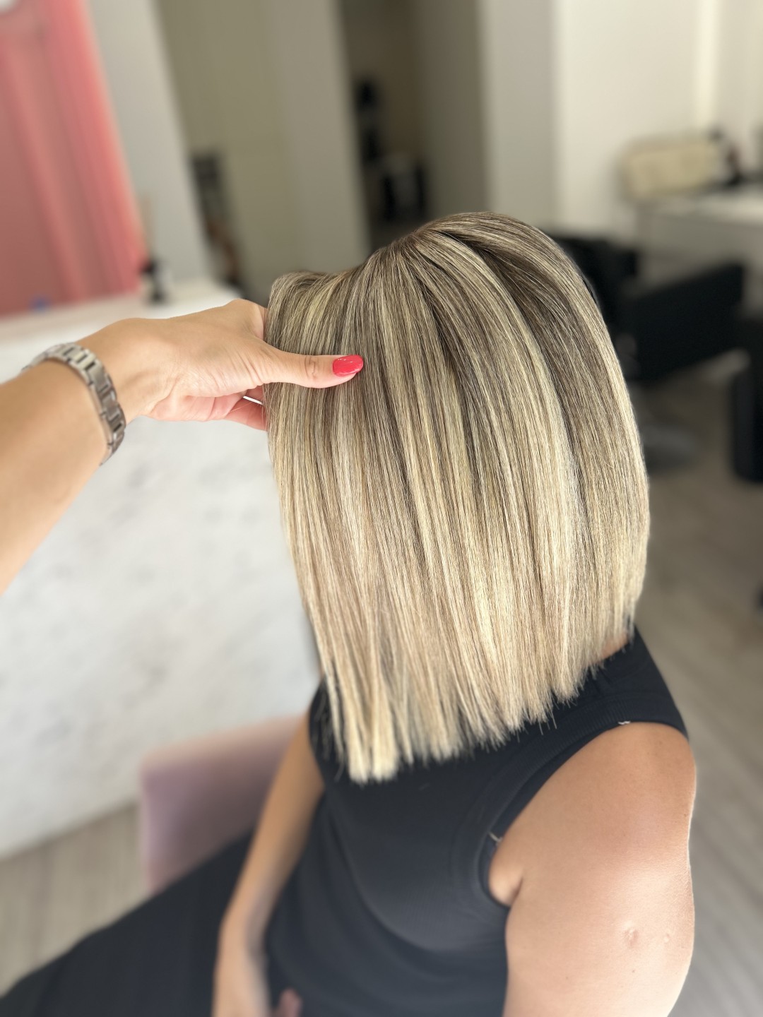 Pramenovi na foliju / Balayage + preliv + feniranje - kosa srednje dužine - HeliS, Beograd Pramenovi Frizerski saloni Pramenovi, Beograd, Vračar, Čubura, Crveni krst