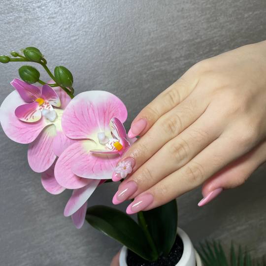 Beauty room Zvezdara #beograd Izlivanje noktiju Izlivanje noktiju gelom - M dužina