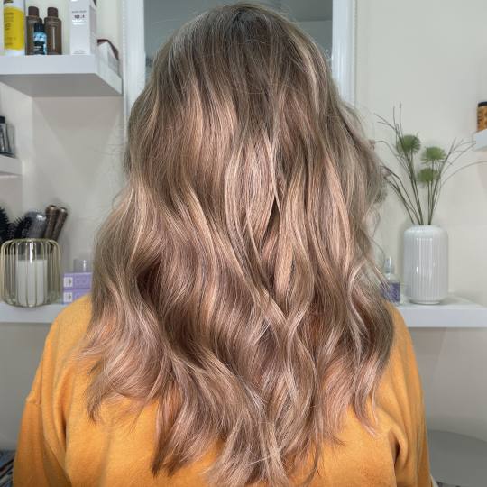 Amelie Hair and Beauty usluga