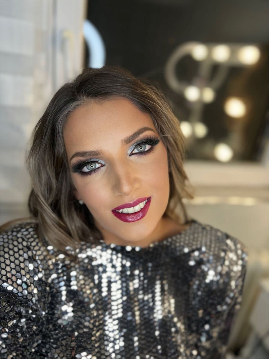 Moon Beauty Bar #beograd Make-up / šminkanje Profesionalno šminkanje + svečana frizura