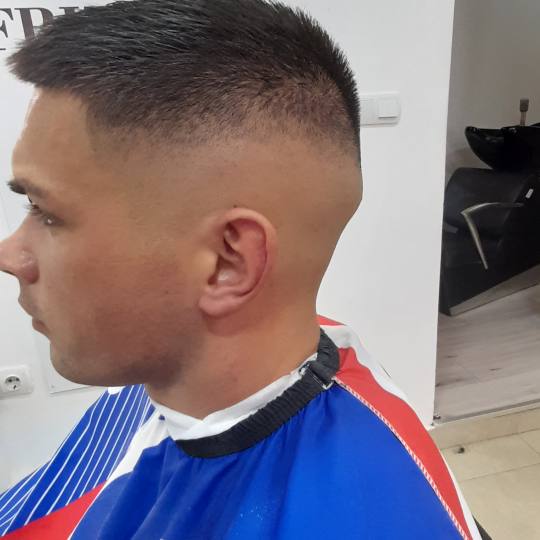 Monsieur #beograd Muško šišanje Fade frizure Muško šišanje frizura