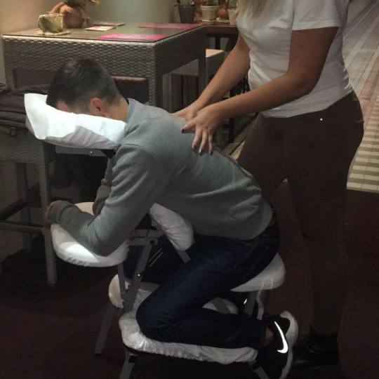 Lotus Massage #beograd Opšta masaža Proba nove stolice za masazu Antistres masaža
