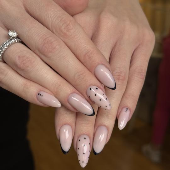 Monna nails & beauty #beograd Korekcija noktiju Korekcija noktiju gelom - L dužina