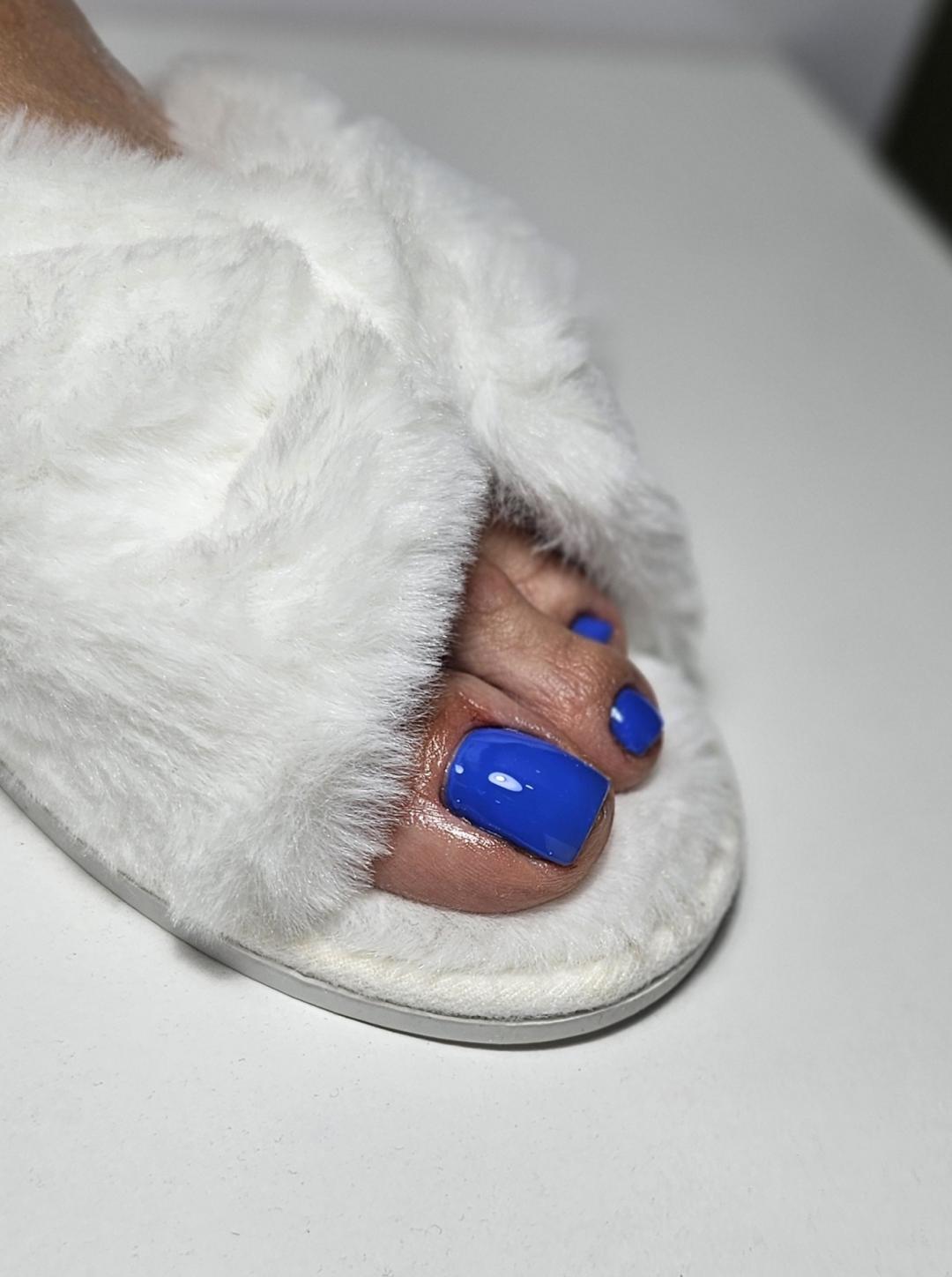 Gel lak noge boja ili frenc + rusko aparatno sređivanje zanoktica - Butik Lepote, Beograd Gel lak Nokti Gel lak, Beograd, Vukov spomenik, Đeram