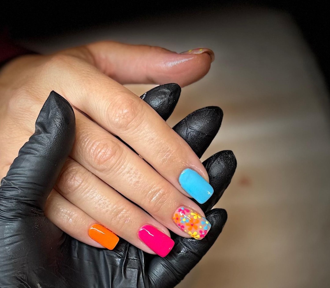 Bibi beauty centar #beograd Ukrašavanje noktiju Gel lak + nail art