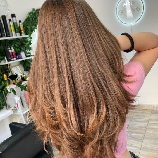 Atelje Glossy Hair #beograd Žensko šišanje Žensko šišanje - ekstra duga kosa