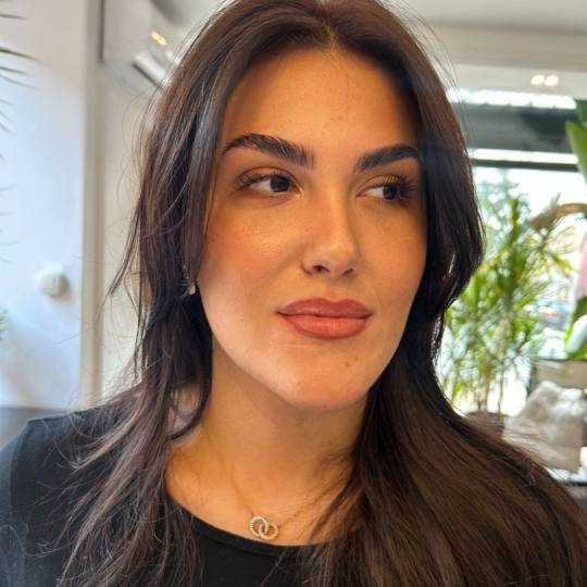 Esthetique Privé #beograd Feniranje i stilizovanje Feniranje četkom na talase / lokne - duga kosa