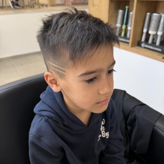 Studio Eleven Ladies&Gentlemen #beograd Muško šišanje Muško šišanje duže kose + pranje kose