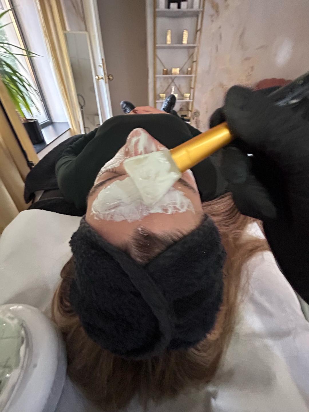 Esthetique Privé #beograd Tretman lica Higijenski tretman lica ( čišćenje lica) + radiotalasni lifting