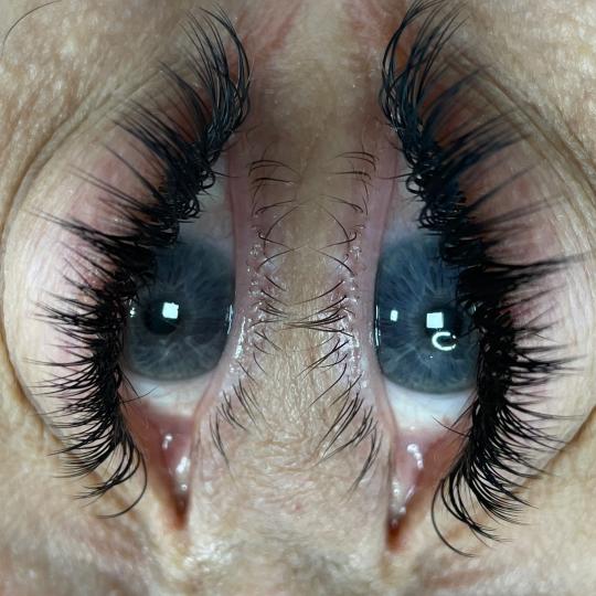 Mask #beograd Nadogradnja trepavica Nadogradnja svilenih trepavica - 2D