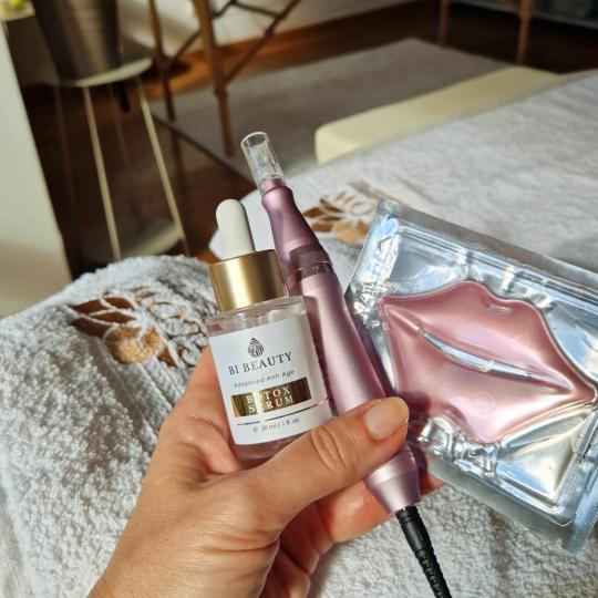 Glow Holistic Studio #beograd Tretman lica Hydra lips Hydra Lips tretman - osvežite usne neinvazivn