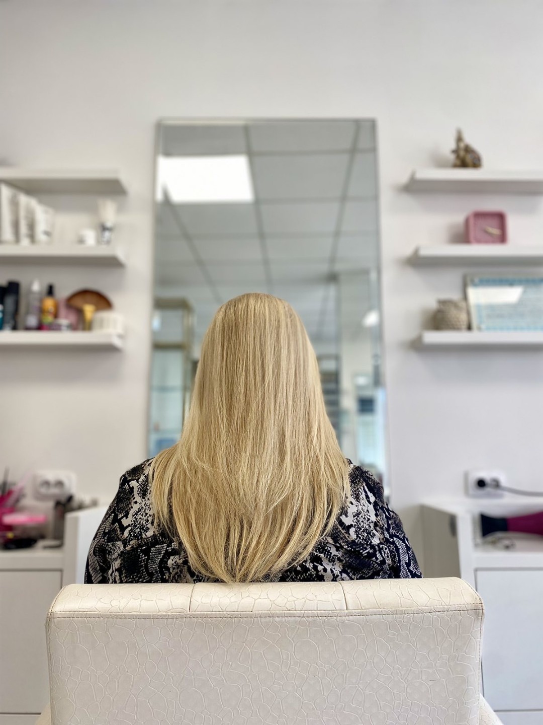 Grkinja Beauty Studio #krusevac Feniranje i stilizovanje Feniranje - kosa srednje dužine