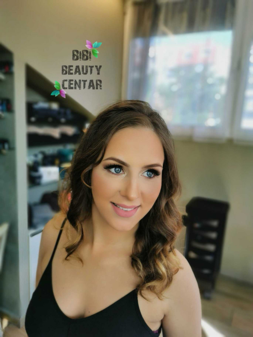 Bibi beauty centar #beograd Make-up / šminkanje Profesionalno šminkanje + veštačke trepavice + svečana frizura