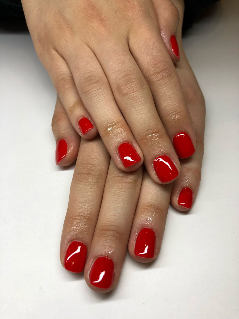 Mademoiselle Beauty #beograd Gel lak Gel lak - ruke sa aparatnim manikirom
