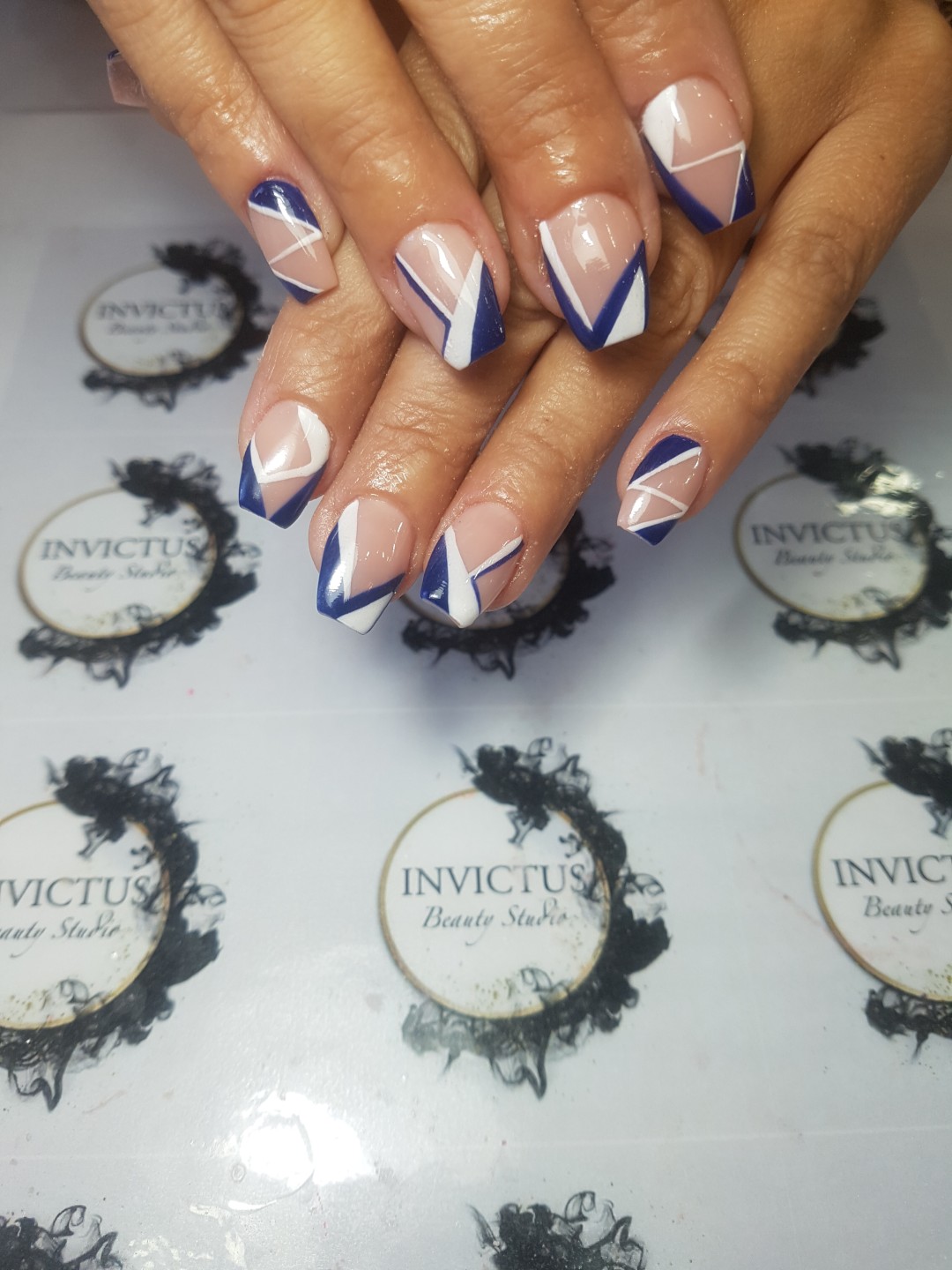 Invictus #beograd Ojačavanje noktiju Ojačavanje prirodnih noktiju gelom - S dužina