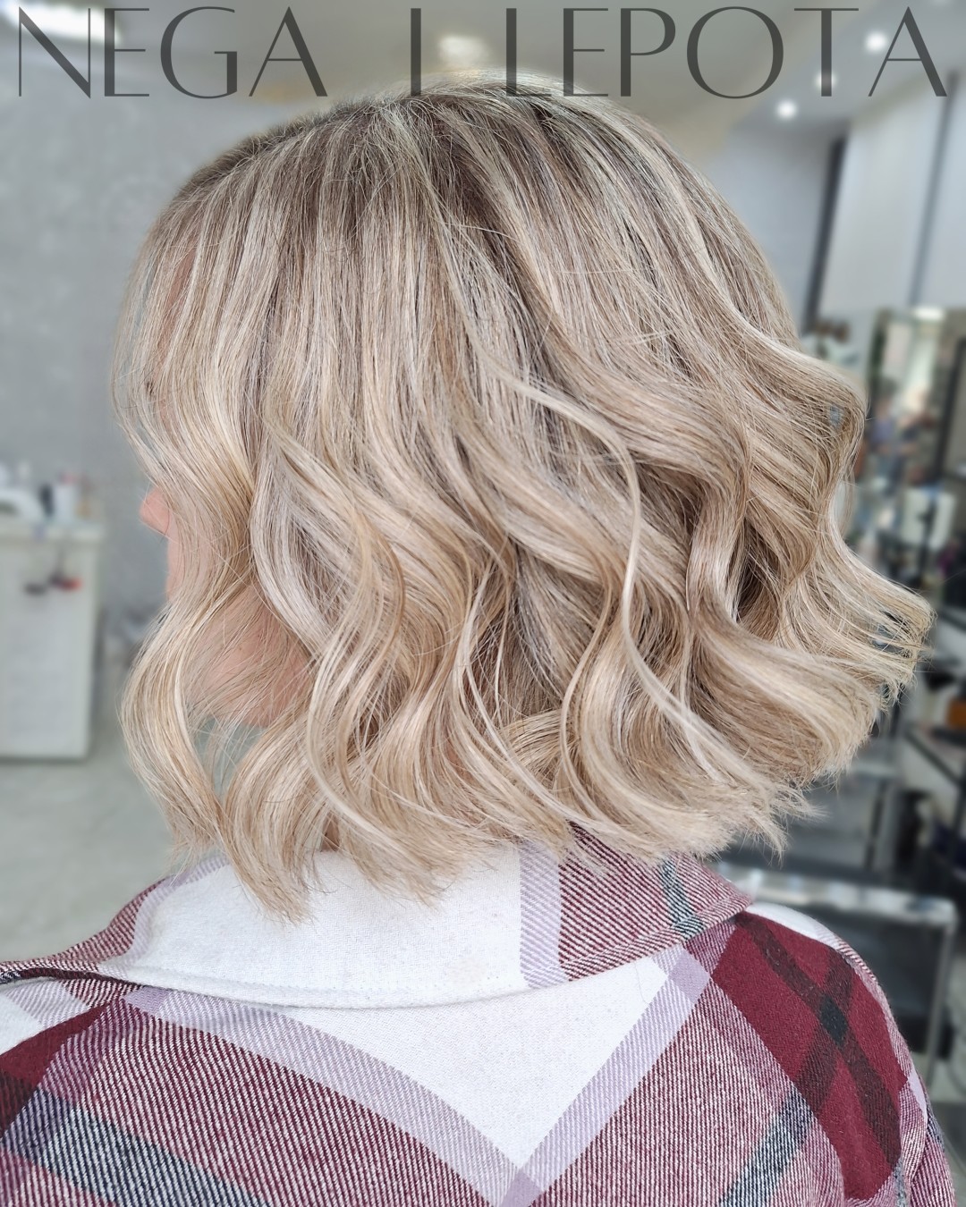 Nega i lepota NS 1 #novisad Pramenovi Balayage paket: pramenovi + preliv + šišanje + feniranje - do ramena / duga