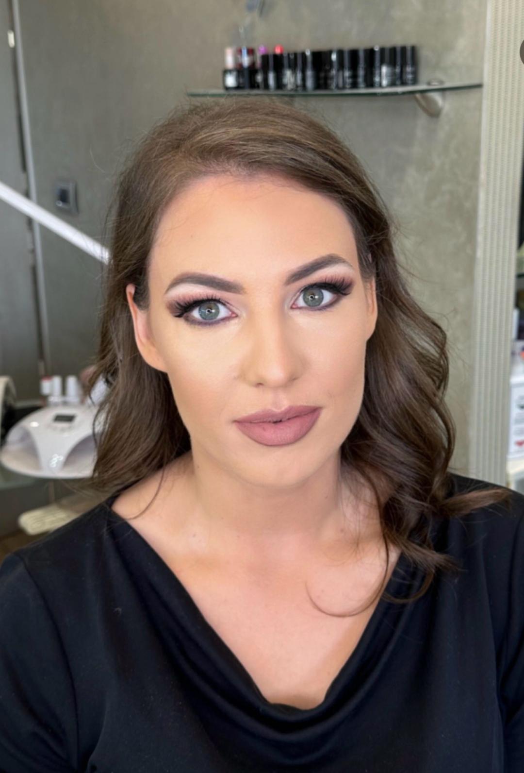 Bibi beauty centar #beograd Make-up / šminkanje Profesionalno šminkanje + Talasi - glam waves