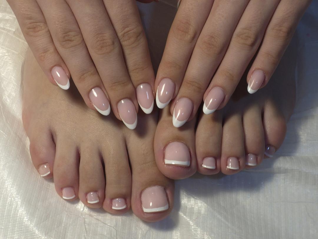 Manikir + pedikir + gel lak - Krispy tattoo & nails, Beograd Manikir Nokti Manikir, Beograd, Zemun Centar