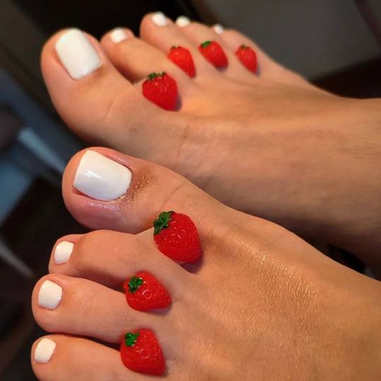 Moon Beauty Bar #beograd Estetski pedikir Estetski pedikir + gel lak