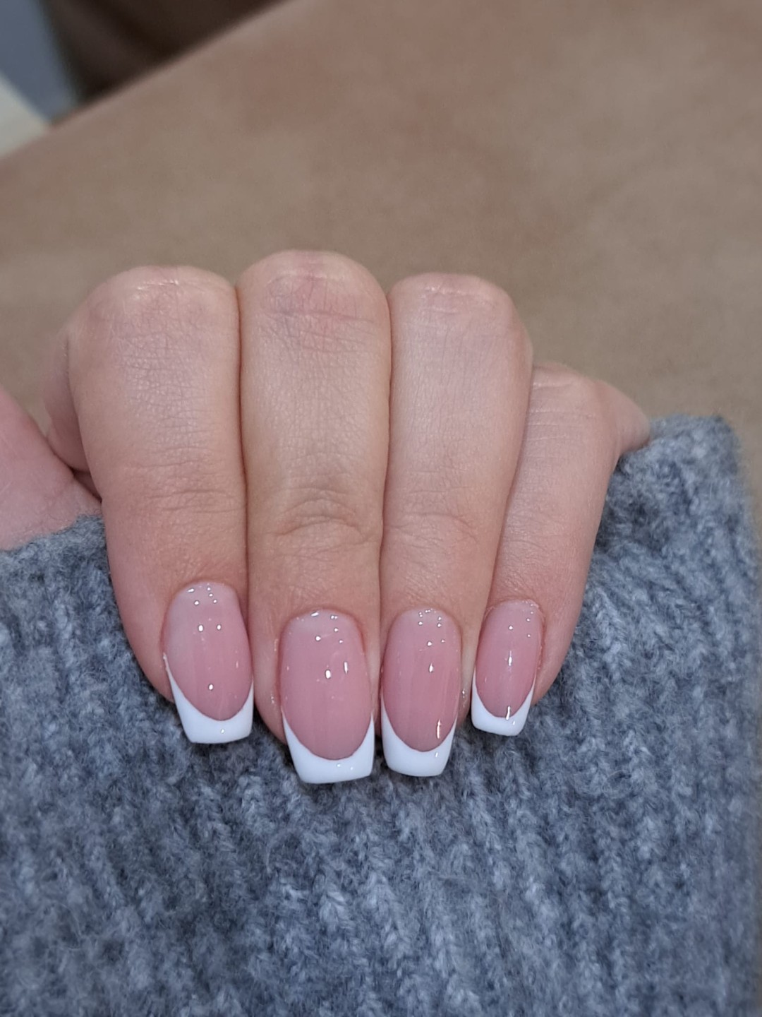 Koncept #smederevo Gel lak Gel lak + french - ruke