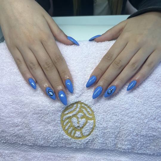 Grkinja Beauty Studio #krusevac Izlivanje noktiju Izlivanje noktiju gelom - dugi nokti