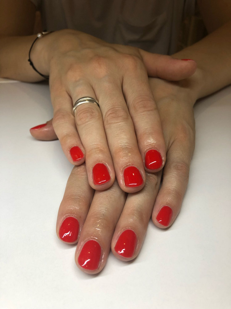 Mademoiselle Beauty #beograd Gel lak Gel lak - ruke sa aparatnim manikirom