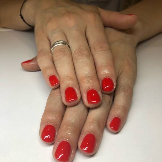 Mademoiselle Beauty #beograd Gel lak Gel lak - ruke sa aparatnim manikirom