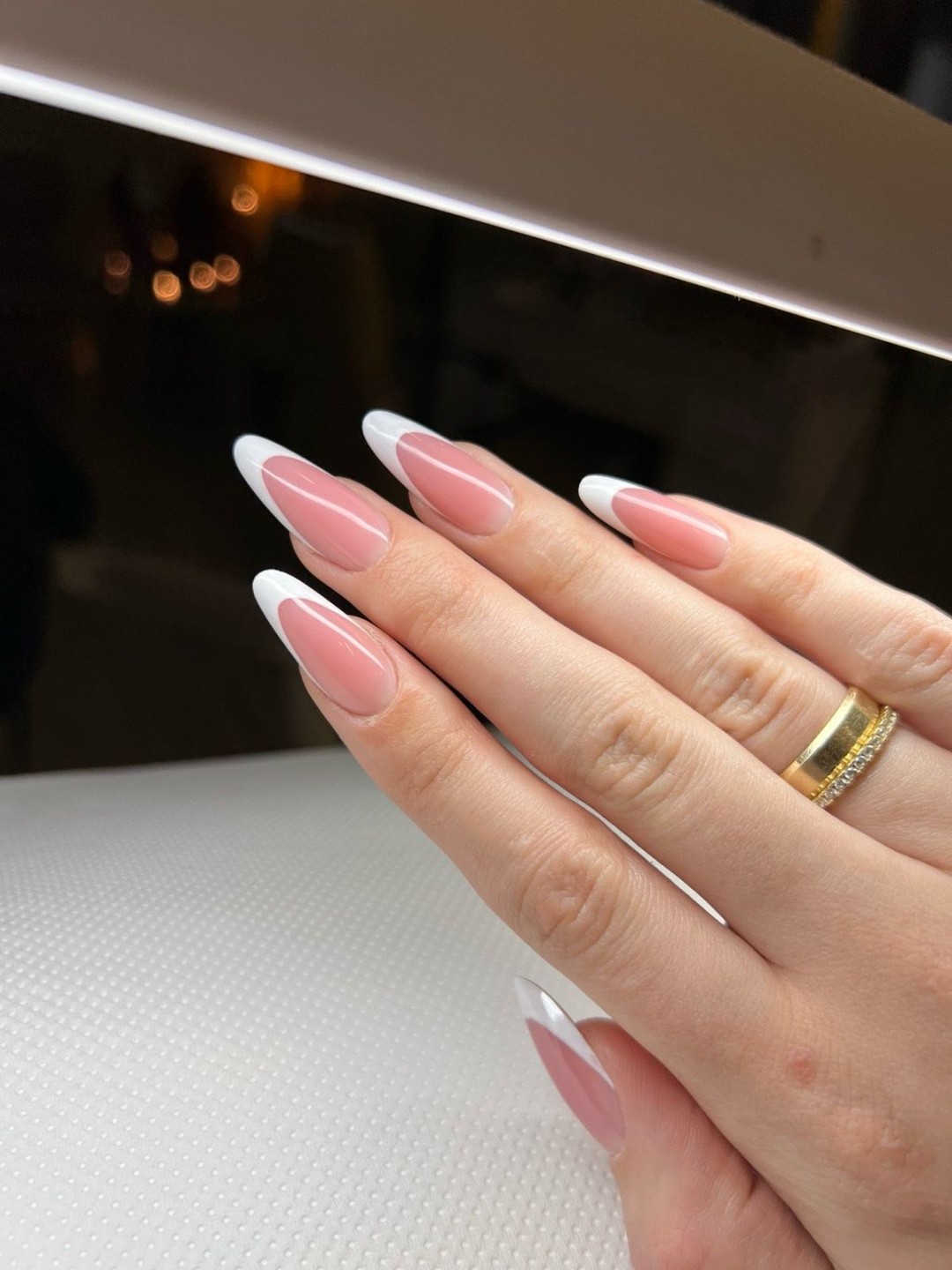 Izlivanje noktiju gelom - M dužina - Bibi beauty centar, Beograd Izlivanje noktiju Nokti Izlivanje noktiju, Beograd, Banovo brdo