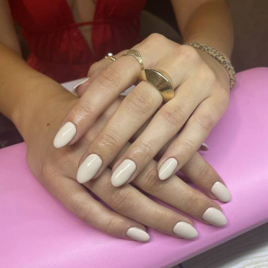 Beauty room Zvezdara #beograd Korekcija noktiju Korekcija noktiju