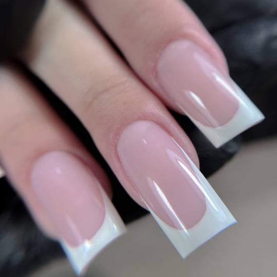 October Care #novisad Izlivanje noktiju Izlivanje noktiju gelom - M dužina