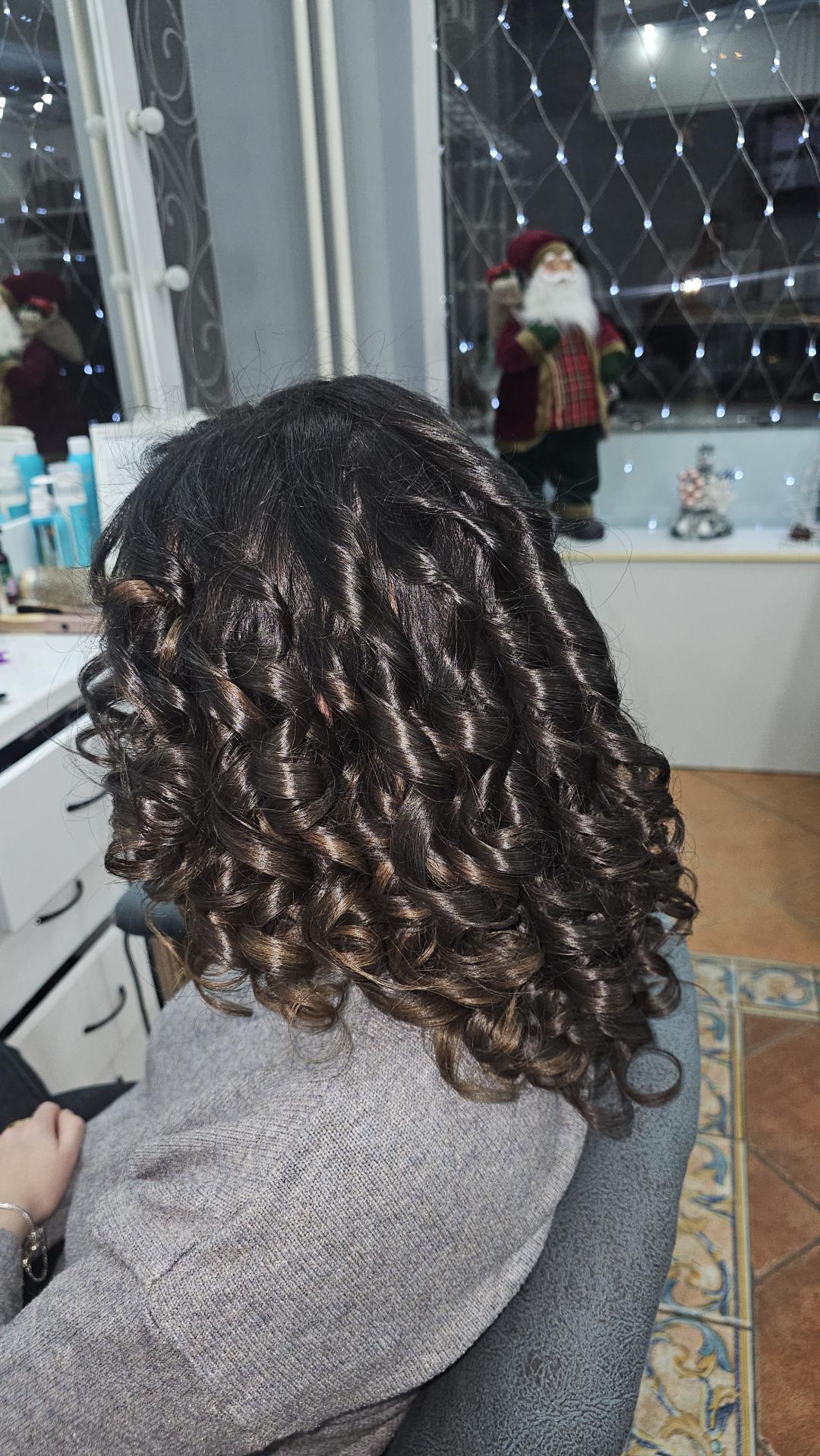 Lokne na presu - duga kosa - Mia bella beauty, Novi Sad Uvijanje, lokne i talasi Frizerski saloni Uvijanje, lokne i talasi, Novi Sad, Sajmište, Detelinara, Banatić