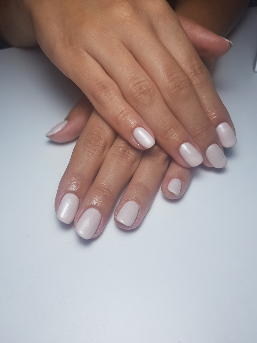 Trajni lak sa ojacanjem - ruke - Ena beauty studio, Niš Gel lak Nokti Gel lak, Niš, Medijana