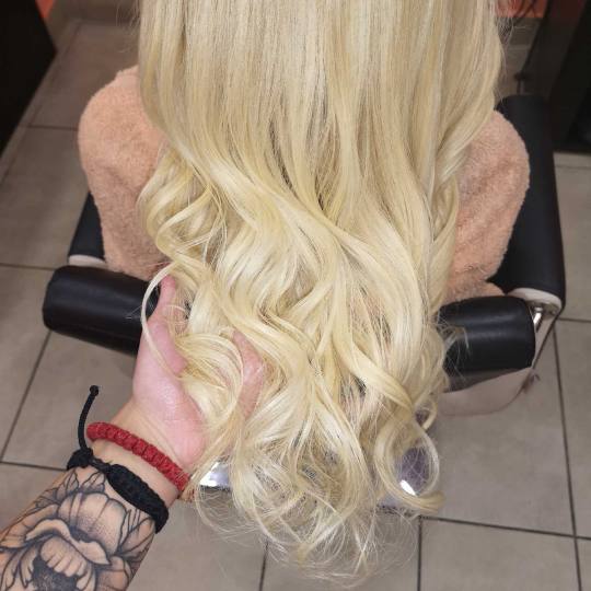 Hair Studio K1 #beograd Feniranje i stilizovanje talasi Feniranje - srednja dužina kose