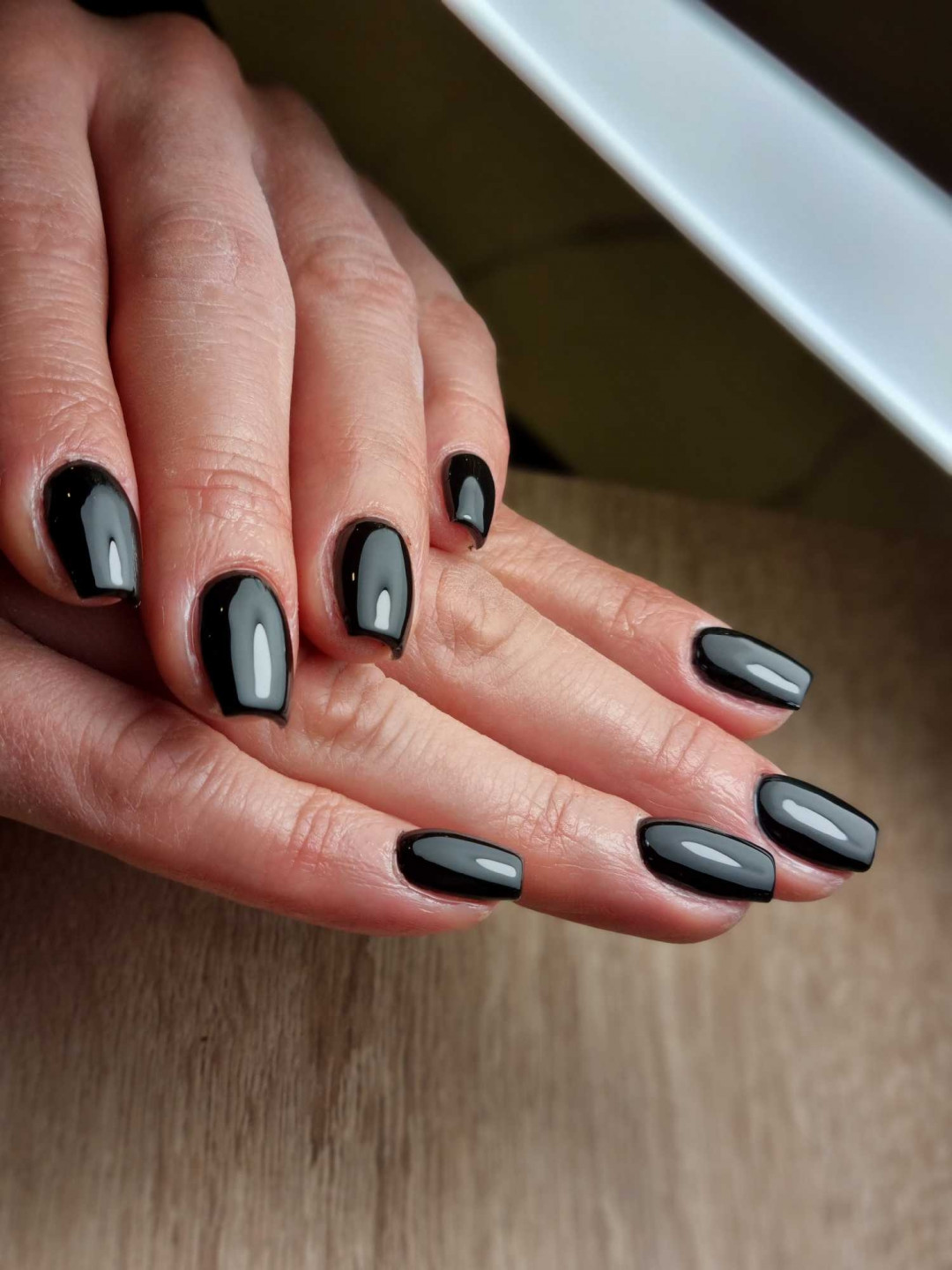 Butik Lepote #beograd Korekcija noktiju Korekcija noktiju gel boja ili frenc + aparatni manikir - S dužina